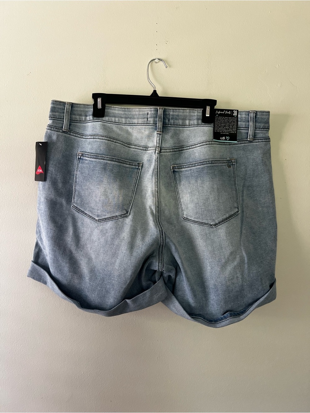 LuLaRoe Women's Light Blue Rolled Hem Denim Boyfriend Shorts - Picture 2 of 4